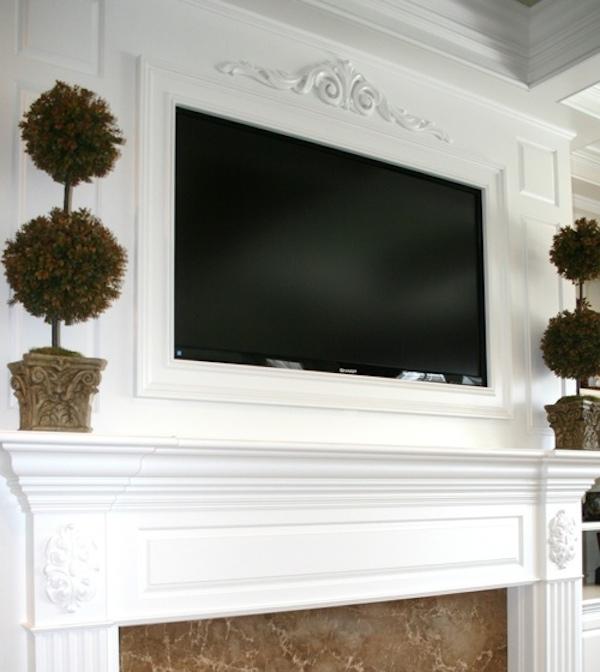 Easy and Inexpensive Ways to Decorate the Mantle above Your Fireplace
