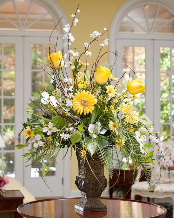 35 Vases and flowers living room ideas