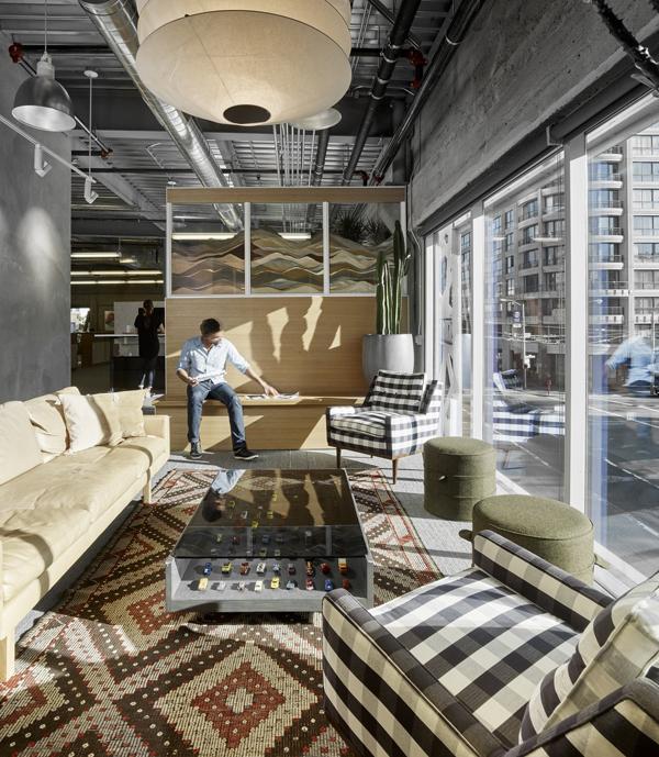 20 inspirational Office Decor Designs