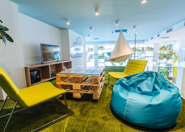 20 inspirational Office Decor Designs