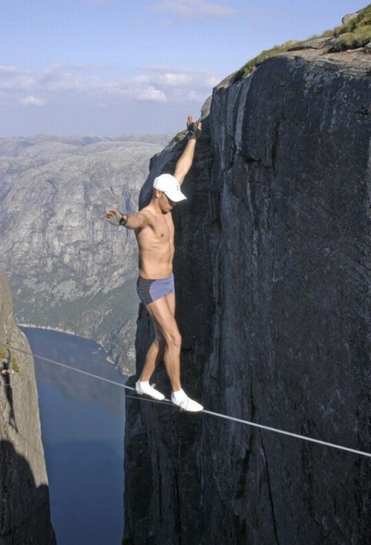 Astonishing Photos Demonstrating Art of Balance
