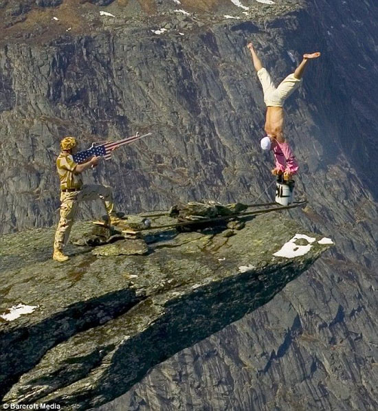 Astonishing Photos Demonstrating Art of Balance