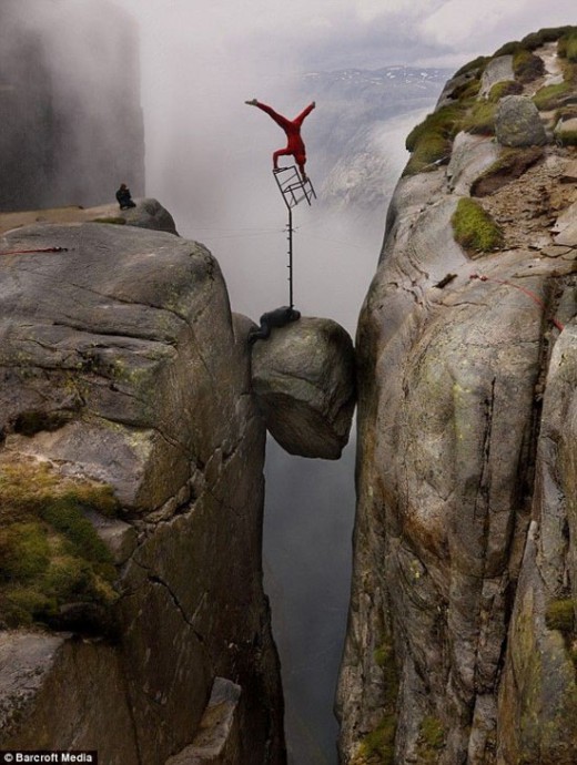Astonishing Photos Demonstrating Art of Balance