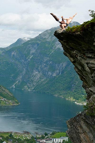Astonishing Photos Demonstrating Art of Balance