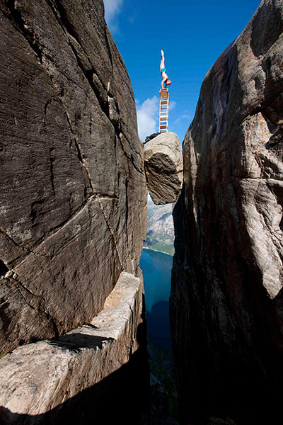 Astonishing Photos Demonstrating Art of Balance