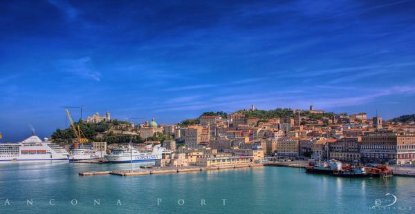 Cityscapes &amp; Skylines Photography by Linkineos