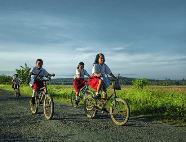 Indonesian Country Life by Teuku Jody Zulkarnaen