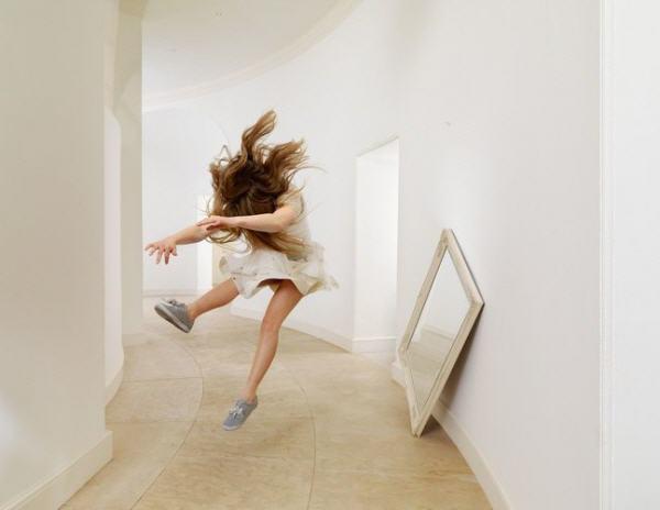 Creative Photography by Julia Fullerton-Batten