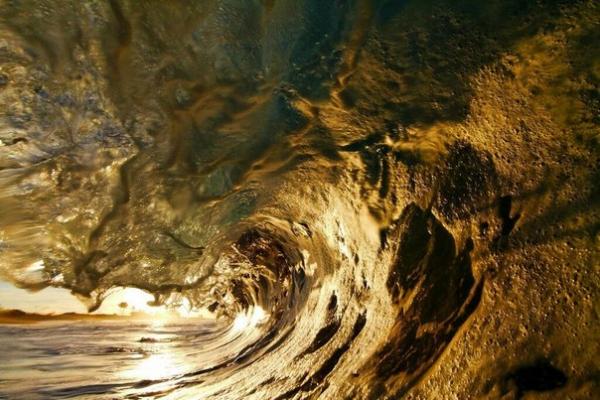 Incredible Hawaii Waves Photography