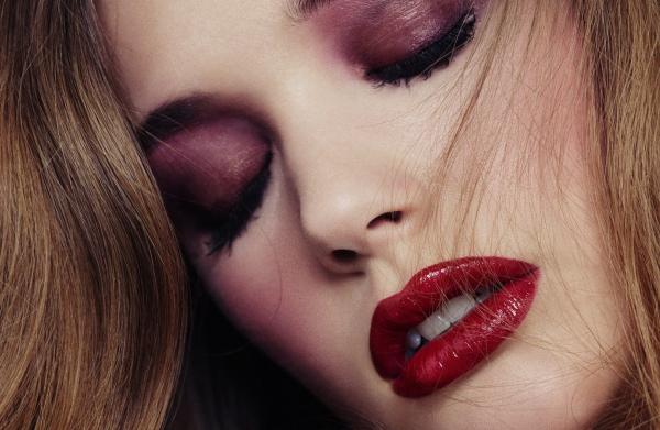 Beauty Photography by Simon Emmett
