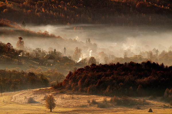 Cloudy mountains by Cornel Pufan