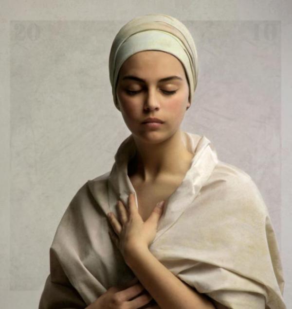 Photorealistic Paintings by Louis Treserras