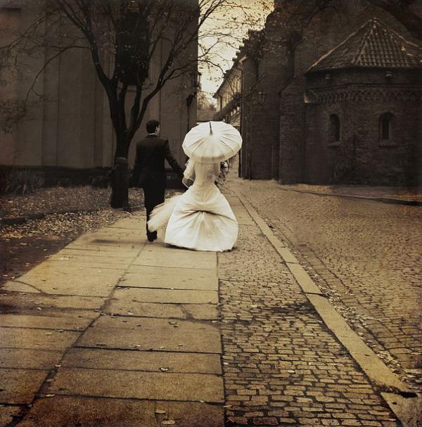 50 Creative Ideas of Wedding Photography