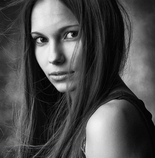 Gorgeous Portraits by Mikhail Grafik
