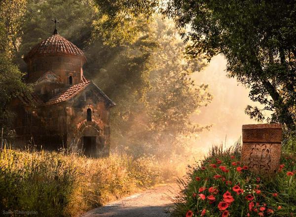 Photography by Sako Tchilingirian