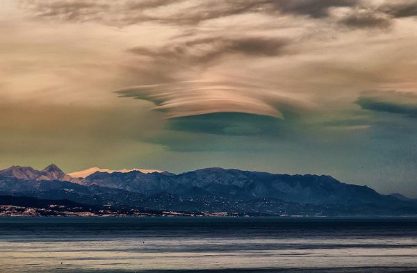 Cityscape Photos by Manuel Savariz Santos