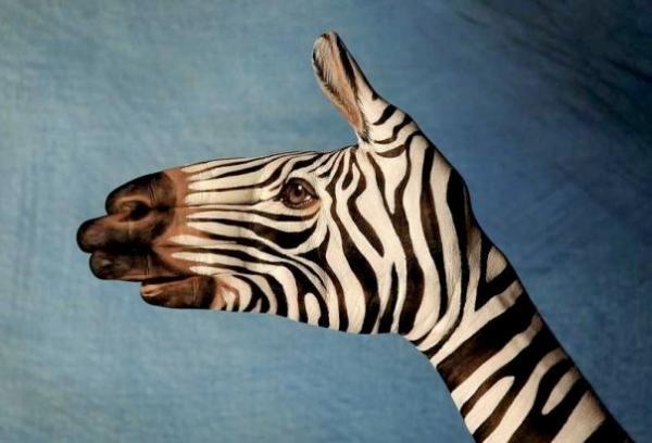 Incredible Hand Paintings by Guido Daniele