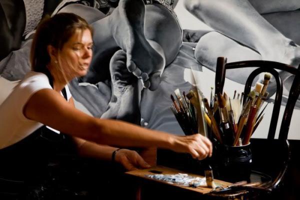 Photorealistic Paintings by Marta Penter