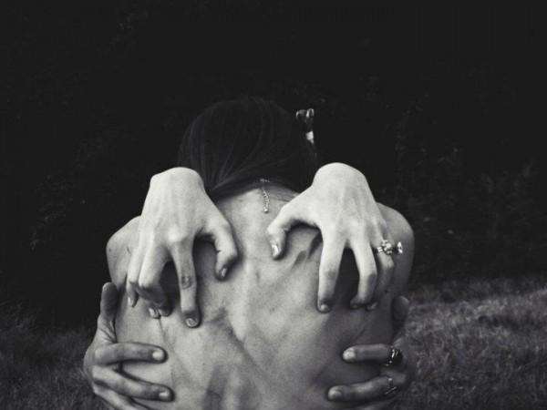30 Beautiful Sad Pictures