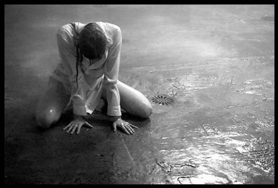 30 Beautiful Sad Pictures
