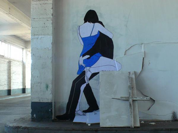 Kissing Lovers Street Art by Claire Streetart