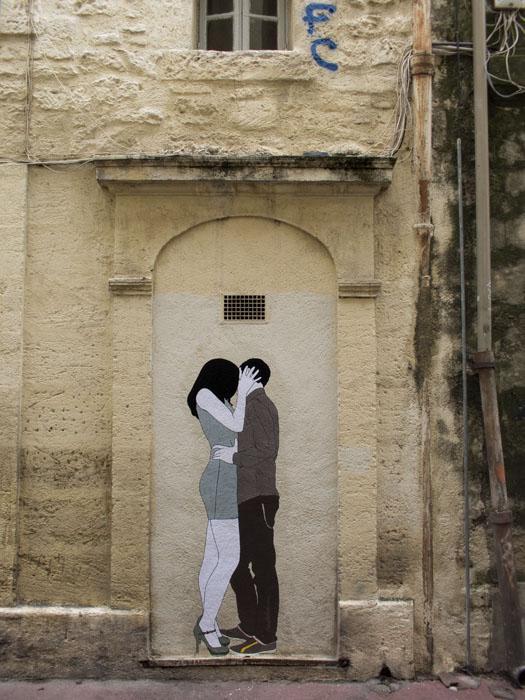 Kissing Lovers Street Art by Claire Streetart