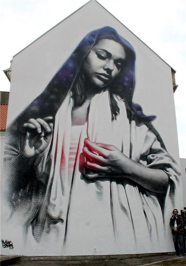 Impressive Street Art by El Mac