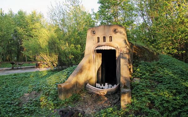 The Living Wall - Street Art by Nikita Nomerz