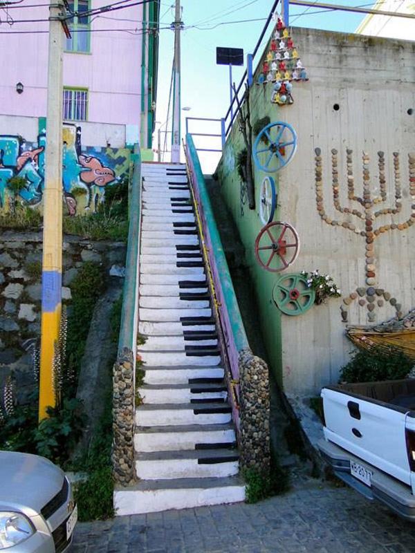 30 Beautiful Street Artworks on Stairs