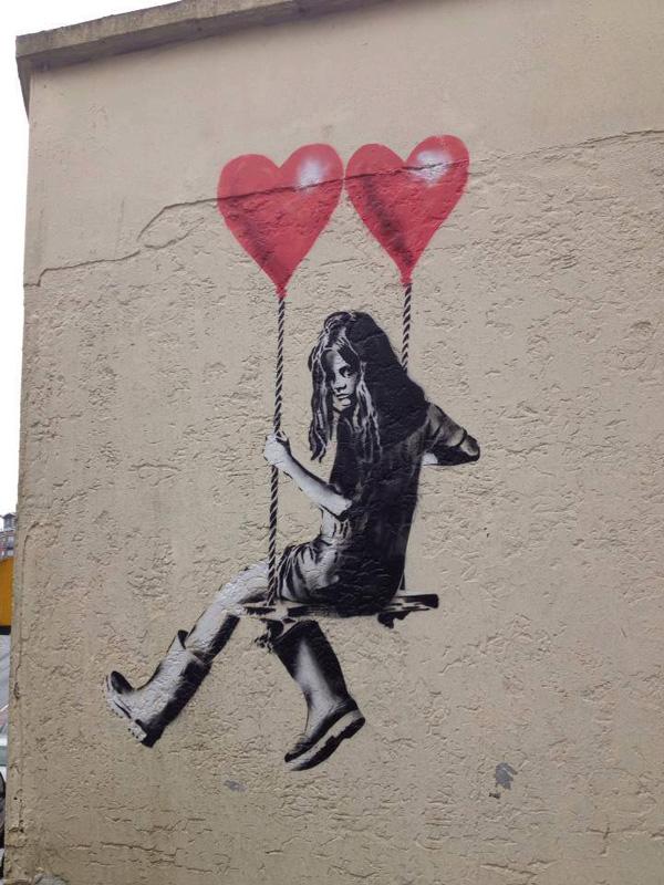 10 Breathtaking Pieces of Love Street Art