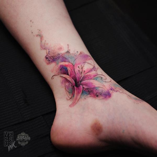 90 Awesome Lily Tattoo Designs with Meaning