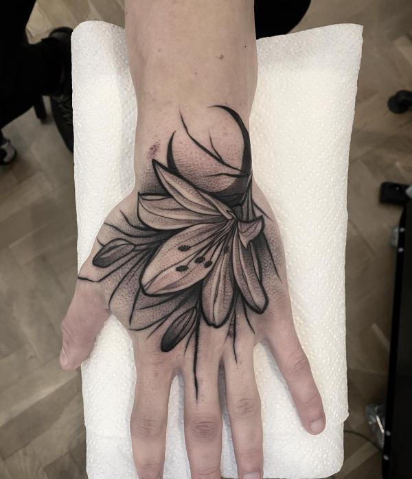 90 Awesome Lily Tattoo Designs with Meaning