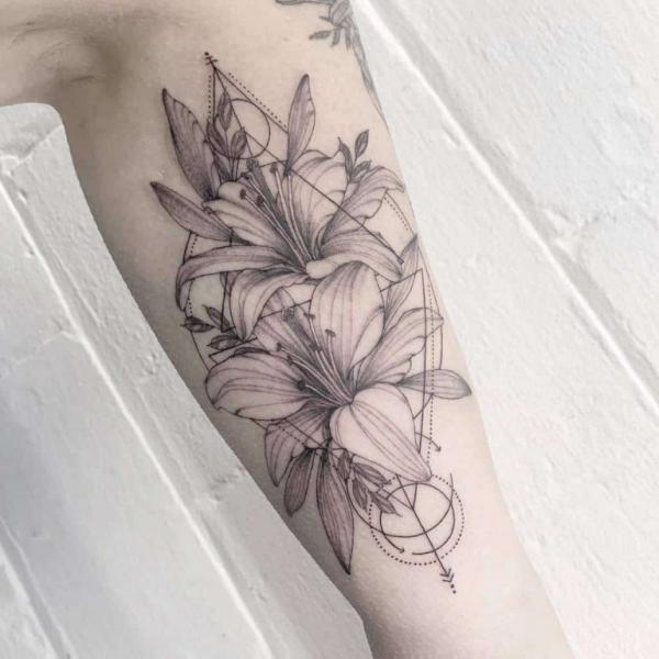 90 Awesome Lily Tattoo Designs with Meaning