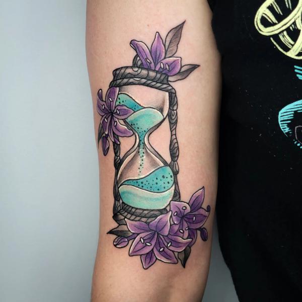 90 Awesome Lily Tattoo Designs with Meaning