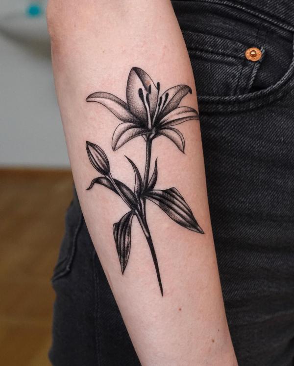 90 Awesome Lily Tattoo Designs with Meaning