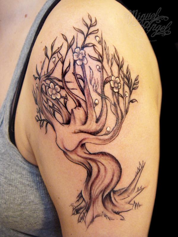 Tree Tattoos: Nature-Inspired Body Art