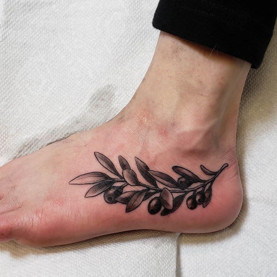50 Awesome Foot Tattoo Designs
