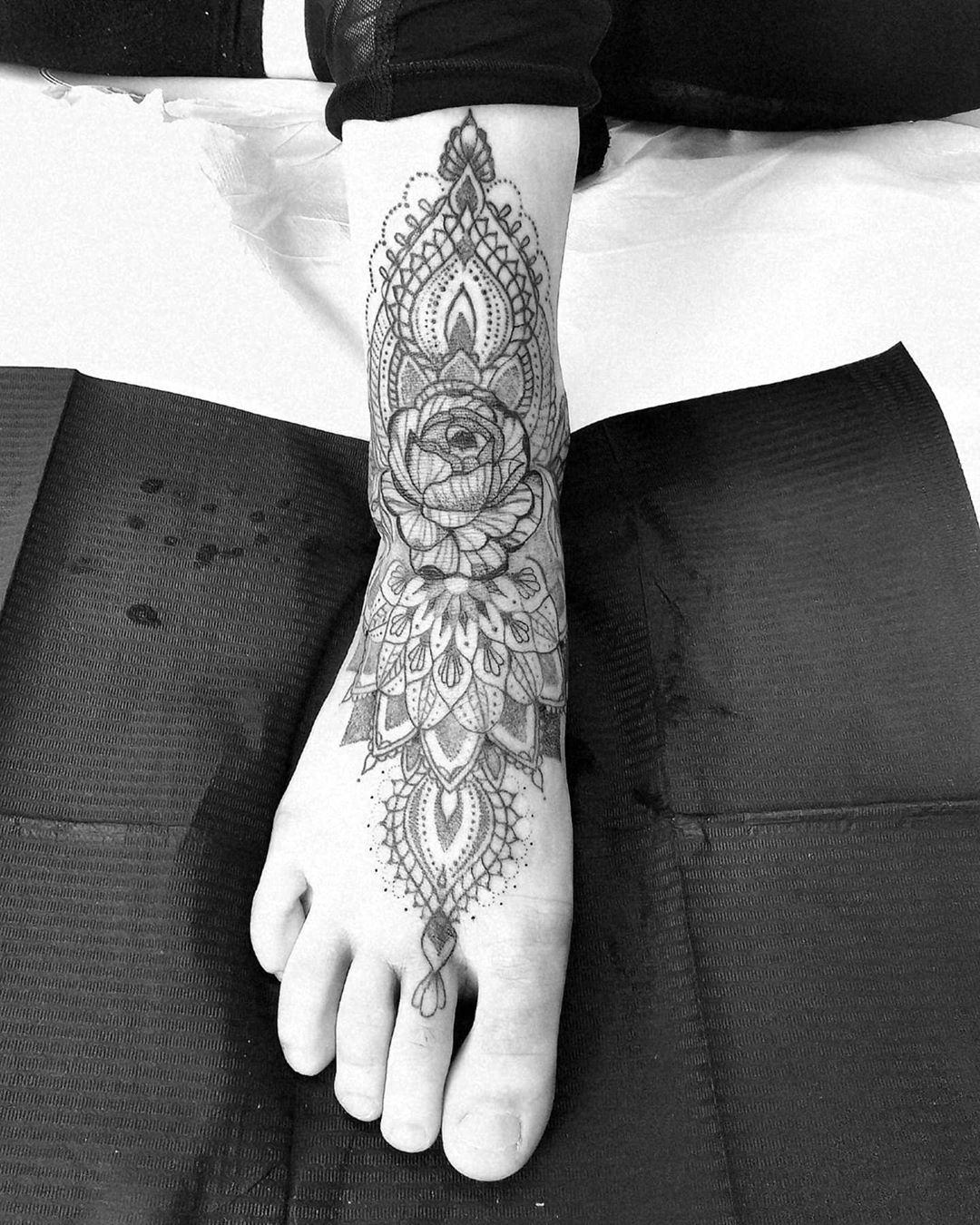 50 Awesome Foot Tattoo Designs