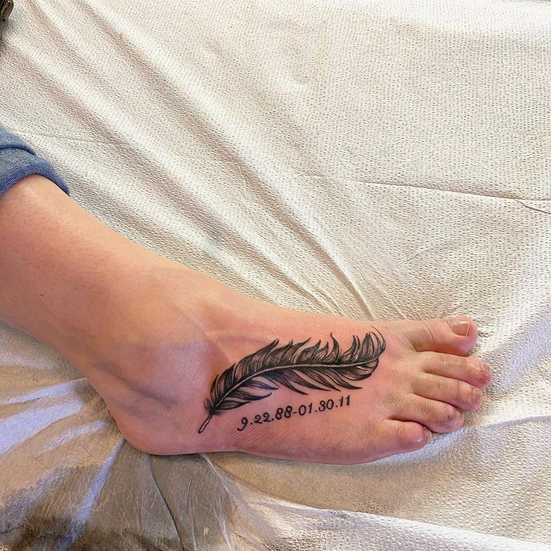 50 Awesome Foot Tattoo Designs