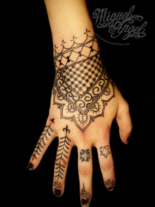 50 Intricate Henna Tattoo Designs