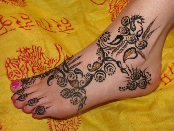 50 Intricate Henna Tattoo Designs