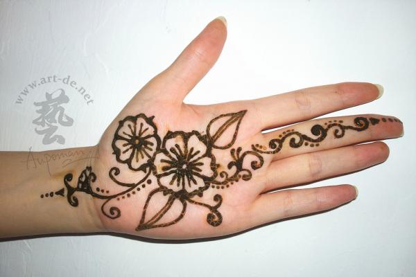50 Intricate Henna Tattoo Designs