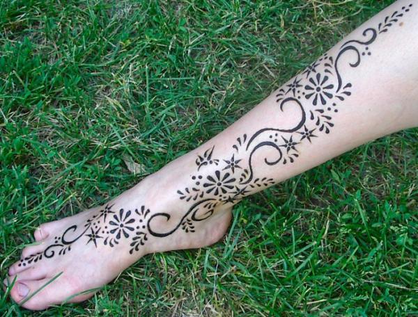 50 Intricate Henna Tattoo Designs