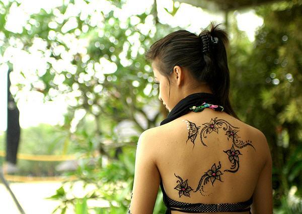 50 Intricate Henna Tattoo Designs