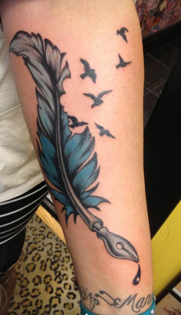 50 Beautiful Feather Tattoo Designs