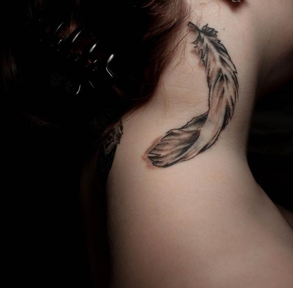 50 Beautiful Feather Tattoo Designs