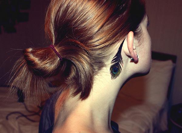 50 Beautiful Feather Tattoo Designs