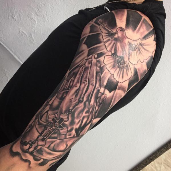 50 Awesome Praying Hands Tattoos