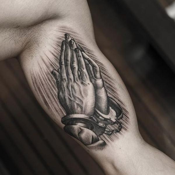 50 Awesome Praying Hands Tattoos