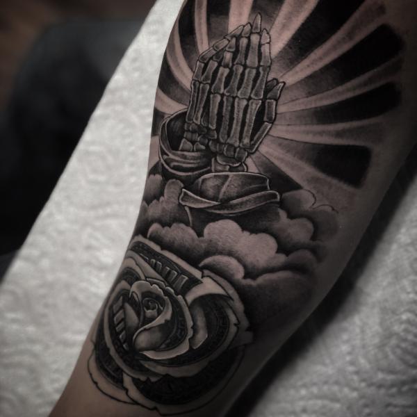 50 Awesome Praying Hands Tattoos